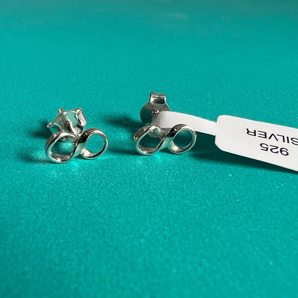 925 Sterling Silver Infinity Studs New Simple